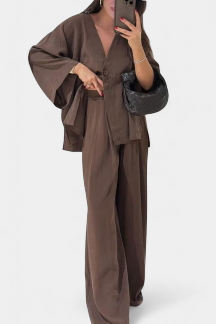 Eli Conjunto Oversize de Top con Cuello en V y Pantalón Recto