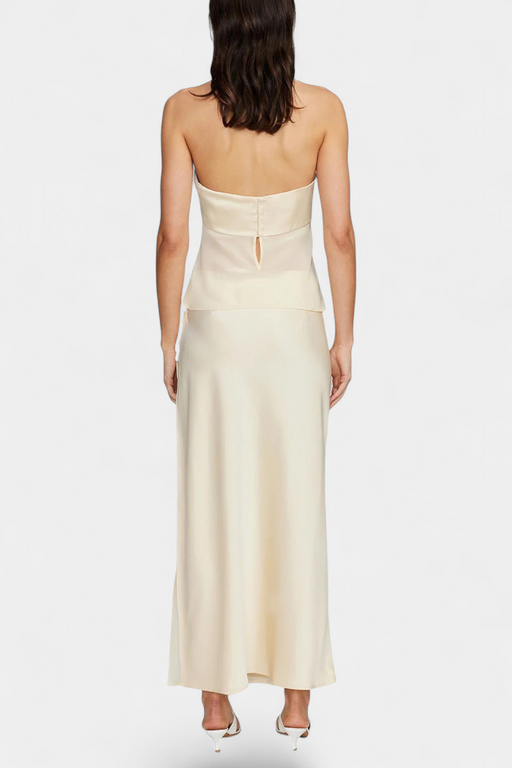 Fjorela Conjunto de Falda Midi Sin Tirantes de Mantequilla